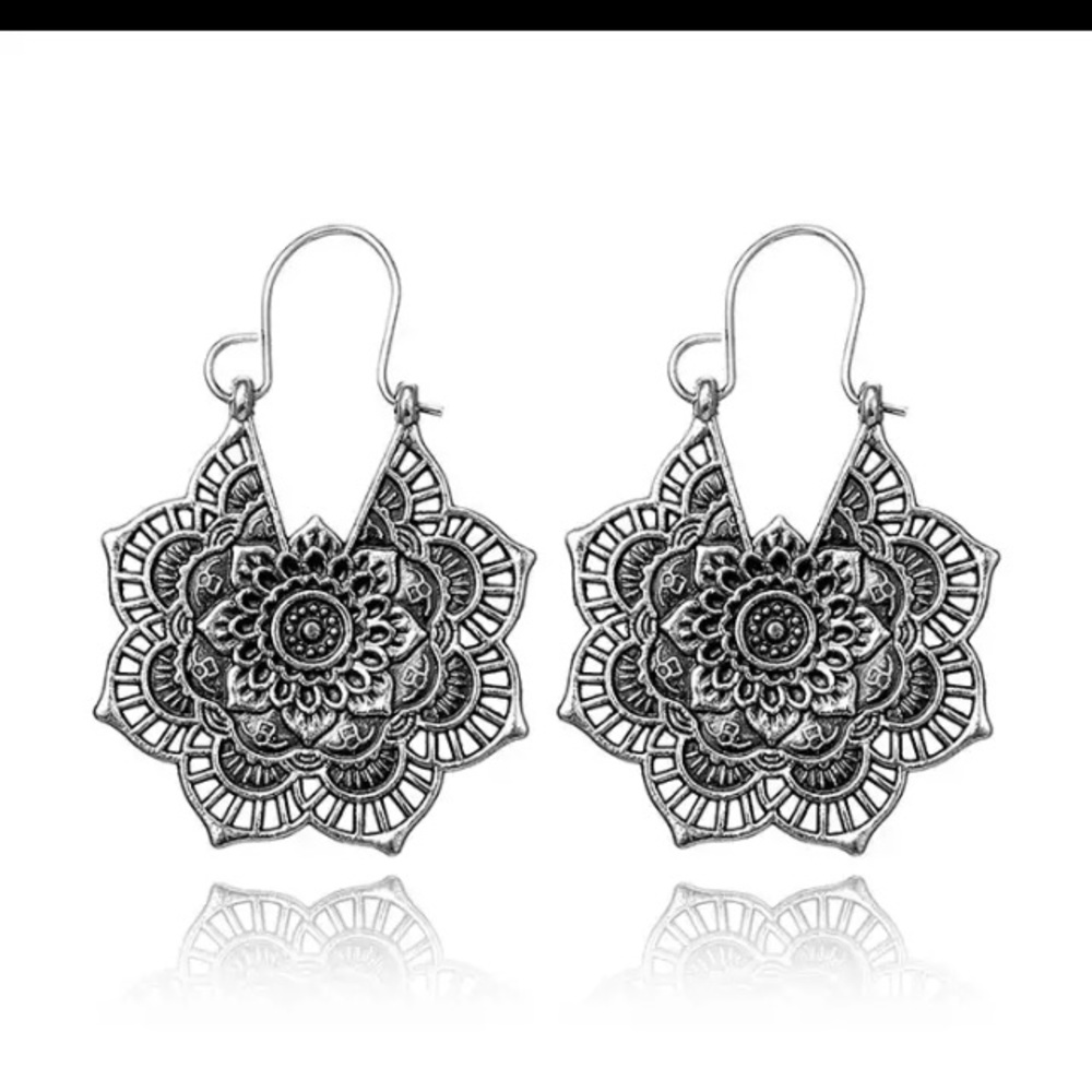 Host Pick! Antiqued boho silver earrings - Picture 3 of 8
